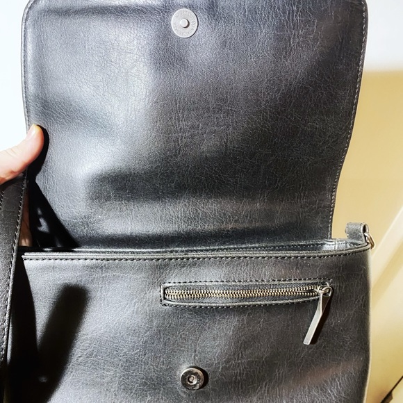 MATT & NAT Crossbody vegan leather purse, black - Picture 3 of 8